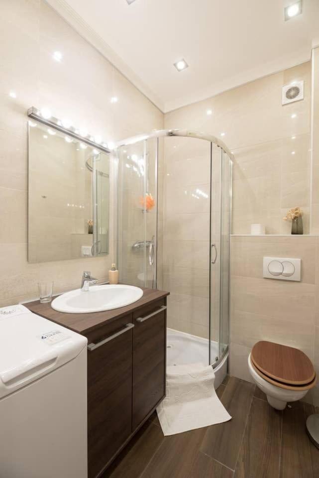 Very Modern And Cozy Ac Апартаменти