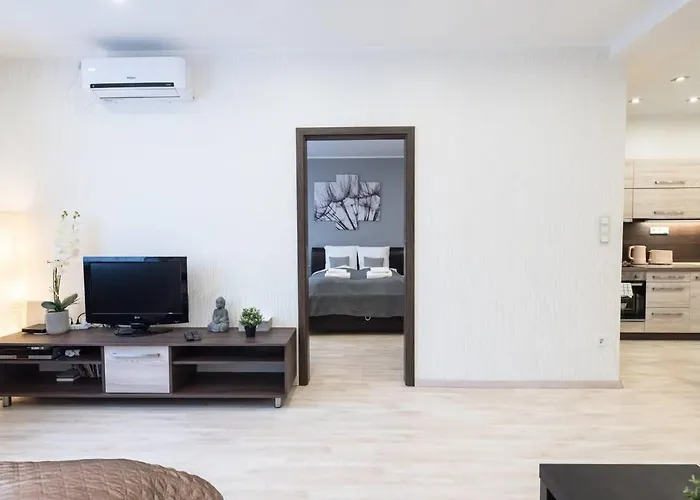 Very Central Modern And Cozy Ac Apartment