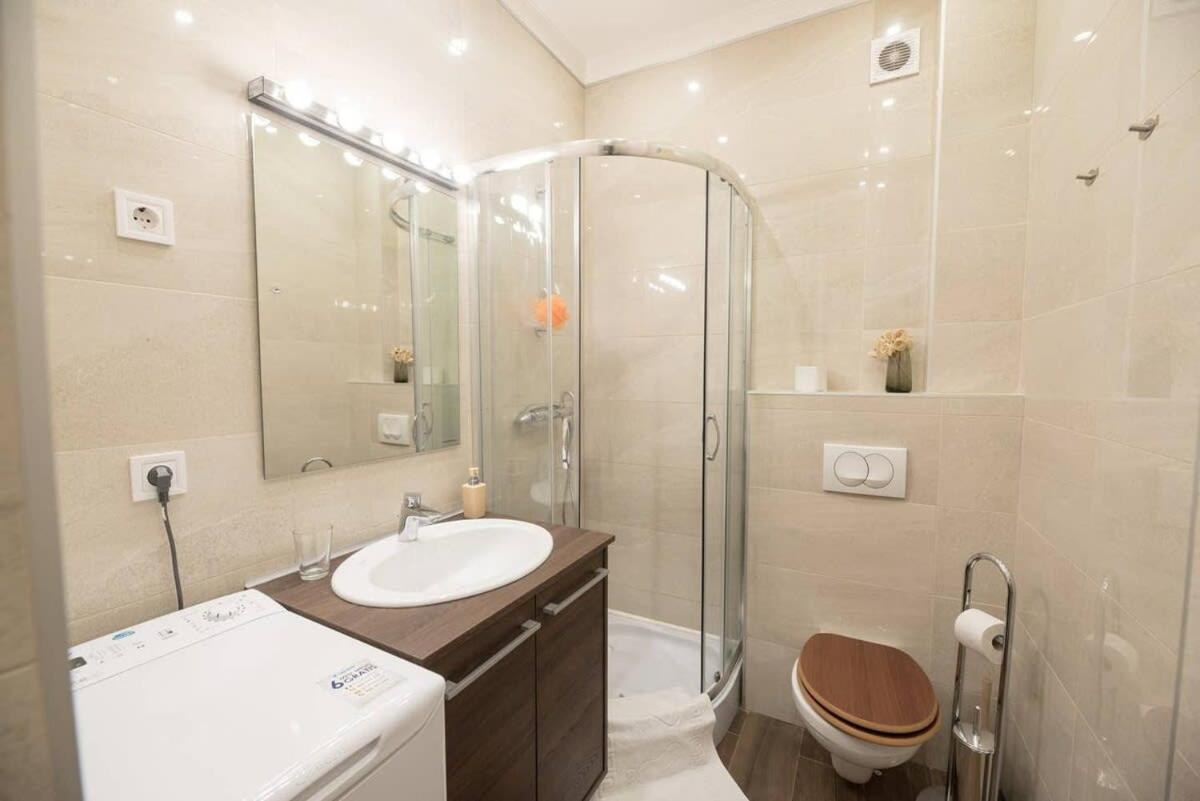 דירה Very Modern And Cozy Ac בודפשט